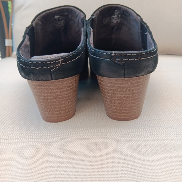 Black leather suede studded heeled mules/clogs Size 7 Wide - Picture 9 of 11